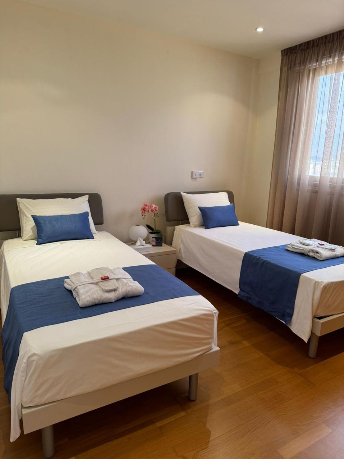 לרנקה 11 Suites - Golden Sunrise Suite חדר תמונה