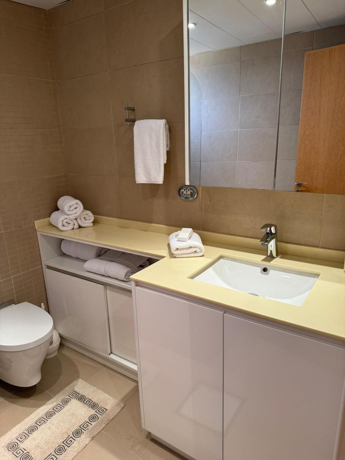 לרנקה 11 Suites - Golden Sunrise Suite חדר תמונה